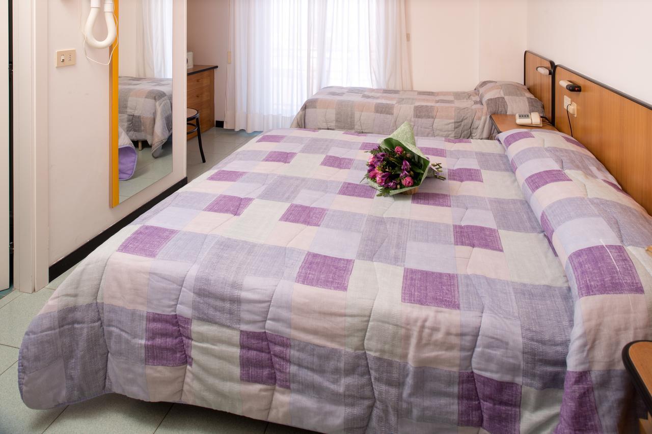 Hotel Crocenzi San Marino Bagian luar foto